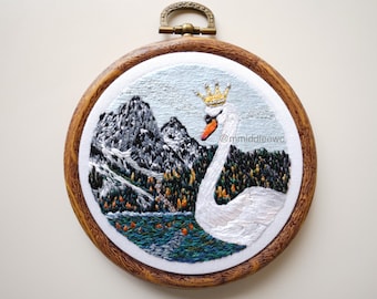 Nr. 71 Swan Queen - Hand Embroidery art piece, Embroidery hoop art, needle work, swan art, hand stitch, wall art, landscape embroidery, 4"
