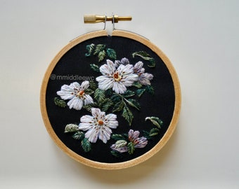 Nr. 126 Breathing In The Heavens Of The Earth- Hand Embroidery art piece, Embroidery hoop art, flowers hoop art, hand stitch, white flowers