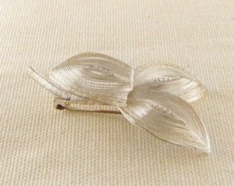 Leaf shaped Pin, Silver Wire Brooch