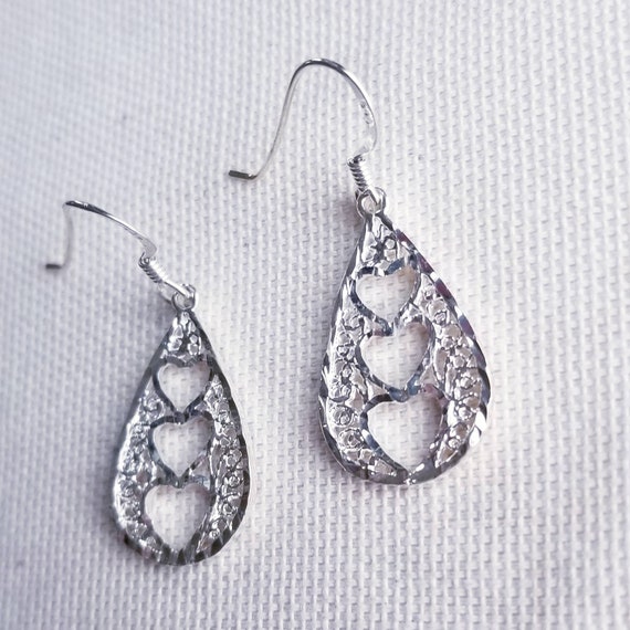 Vintage Heart Cut-out Teardrop Dangle Earrings - image 2