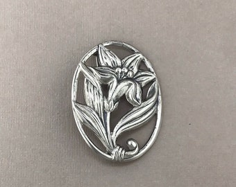 Vintage Lily Brooch in Sterling Silver