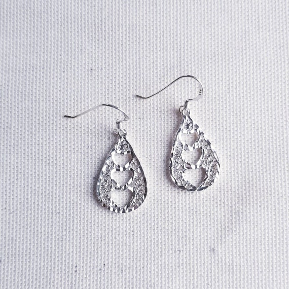 Vintage Heart Cut-out Teardrop Dangle Earrings - image 1