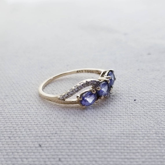 Vintage Oval Tanzanite and Diamond Ring in 10K - image 3