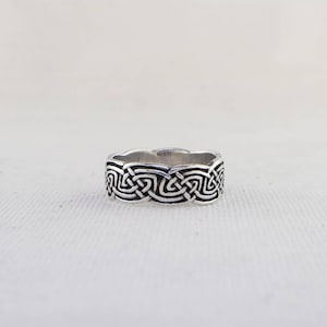 Vintage Celtic Band in Silver Size 10