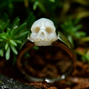 Pearl Skull Ring Women Hand Carved Simple Goth Silve Band Halloween Gift