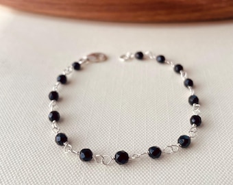 Pulsera de cuentas de ónix facetadas hecha a mano: accesorios de plata de ley