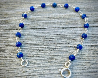 Pulsera de plata de ley con lapislázuli: delicada joyería con cuentas de piedras preciosas