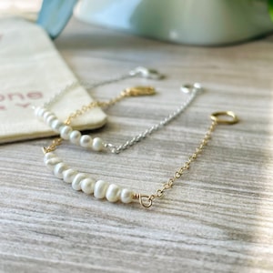 Pearl bracelet, Beaded bracelet, Pearl Bar bracelet, Bridesmaid bracelet, Gold, Sterling Silver, Freshwater Pearl bracelet, Dainty bracelet.