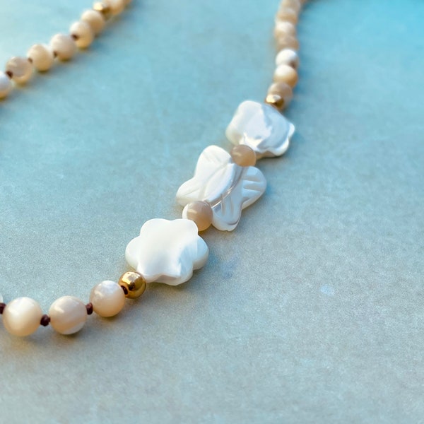 Mother of pearl necklace, Beaded necklace, Caramel Mother of pearl, Gold plated, Knotted necklace, Boho necklace.