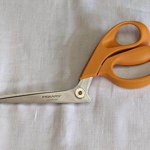 Fiskars Razoredge Tabletop Fabric Shears, Preowned