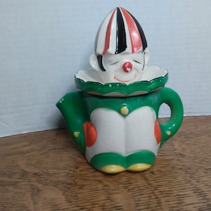 Clown Shaped Citrus Juice Reamer with Handle and Pour Spout, Made in Japan image 1