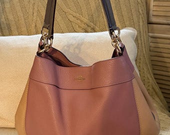 Coach Lexy Shoulder Bag in Colorblock Pebble Leather F31992 Rose/peach/taupe