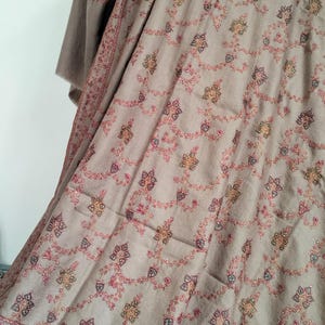 Handcrafted Jamawar Pashmina Shawl: Sozni Embroidery, Extra Large