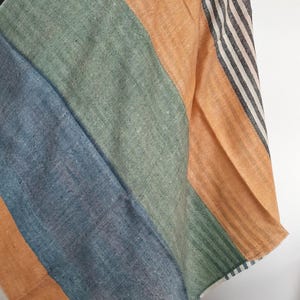 Handmade 100% pure kashmir pashmina scarf with modern design, bridesmaid scarf, fashionable and light, ethical and sustainable shawl