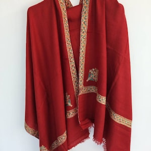 Sozni embroidered maroon wedding dress shawl ,Kashmiri pashmina shawl, christmas gift, meditation shawl, wedding party gift,Bridal accessory