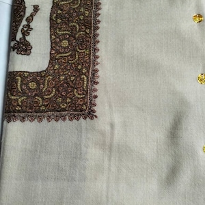 Omani masar 100 % pure kashmir pashmina, Ruana poncho shawl, Special Ramadhan and eid gift, Dubai sheikh shemagh, square shawl