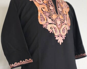 Camisas y tops de verano bordados Kashmiri Aari negros