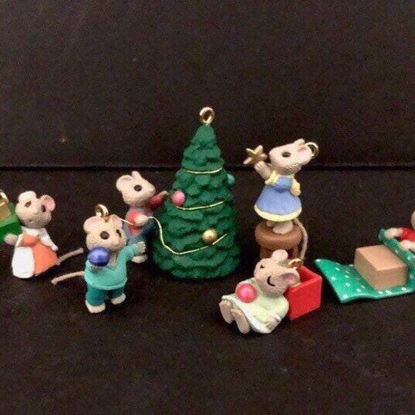 Vintage Christmas Hallmark Mice Tiny Christmas Helpers miniature 1996 Keepsake Ornament set