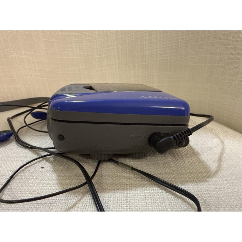 VTG Sony Sports Walkman Mod WM-FS399 Radio Cassette Player BLUE W/ Headphones image 10
