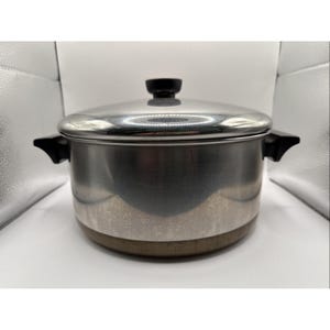 Revere Ware 1801 buljonggryta 4 1/2 QT rostfritt stål kopparbotten med lock