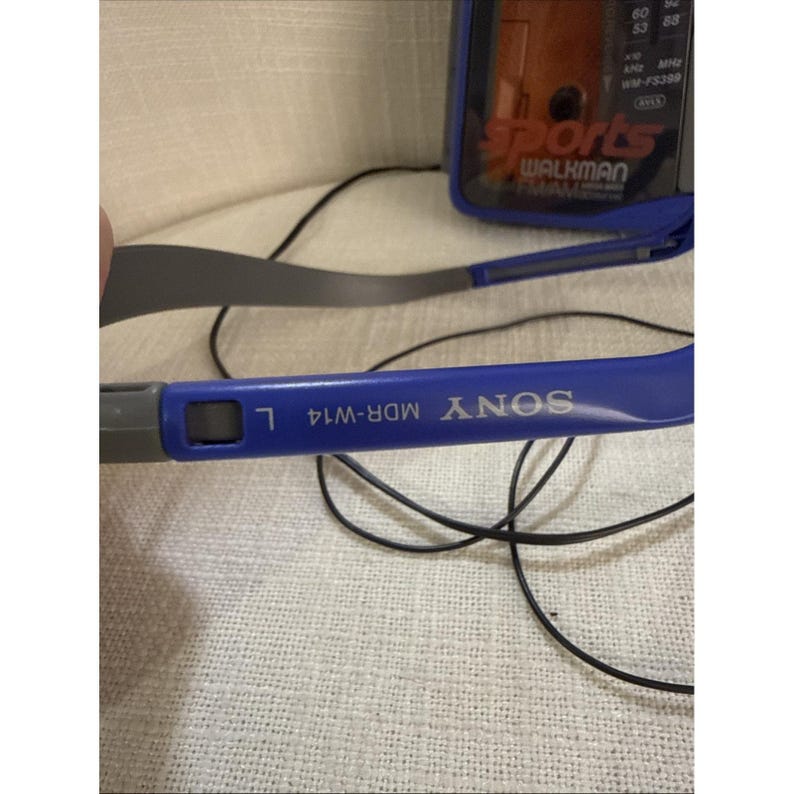VTG Sony Sports Walkman Mod WM-FS399 Radio Cassette Player BLUE W/ Headphones image 3