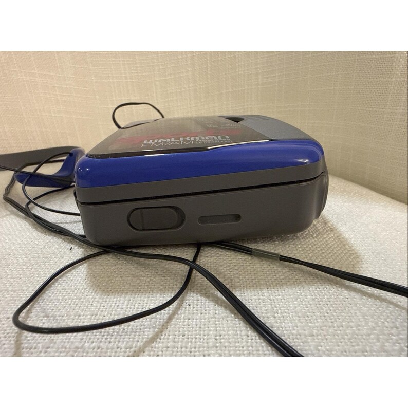 VTG Sony Sports Walkman Mod WM-FS399 Radio Cassette Player BLUE W/ Headphones image 11