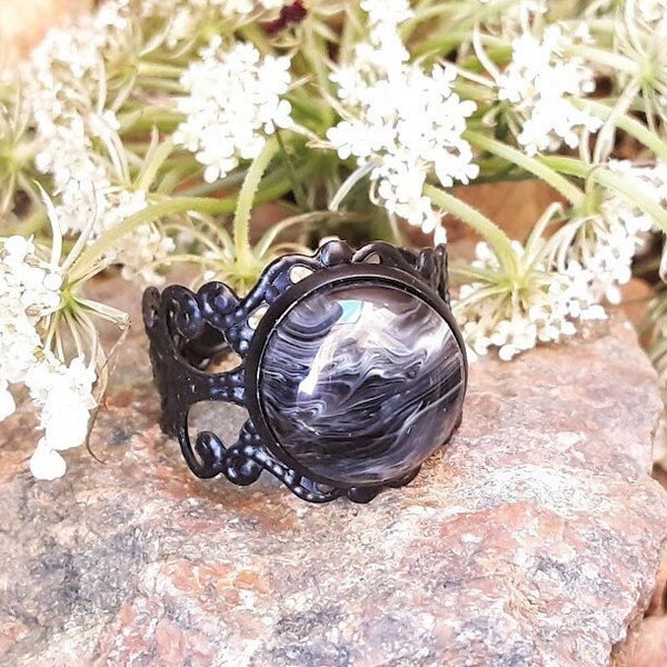 Bague noire style vintage en pierre naturelle Agate rayée ronde