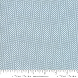 30&#39;s Playtime 2018 Dashes Blender Blue Yardage by Chloe&#39;s Closet, Sold in 1/2 yard increments, Moda Fabrics, 33358 16