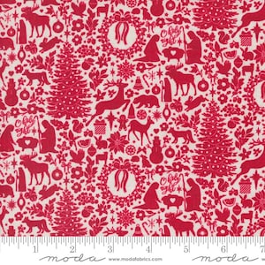 Op de afbeelding: Rood en wit kerststof met een herhalend patroon van feestelijke elementen. Het ontwerp bevat kerstbomen, rendieren, kransen en de tekst "O holy night". Geschikt voor kerstknutselwerkjes en naaiprojecten.