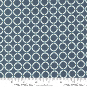 Muskotnötsmönster med geometriska prickar i kvällsmönster från BasicGrey, säljs i intervaller om 1/2 yard, Moda Fabrics, 30704 12