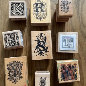 Tampons en caoutchouc Monogramme romantique victorien : lettre L K H R S W Y
