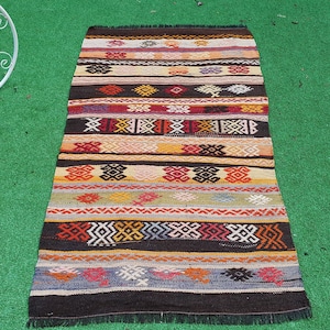 Vintage Embroidered Kilim Rug: Handmade Turkish Wool, 4x2