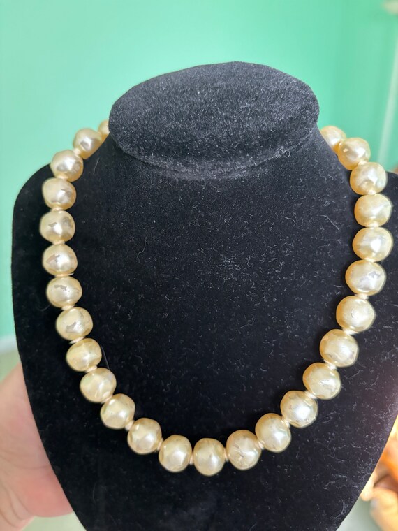 Vintage Christian Dior faux pearl choker. - image 4