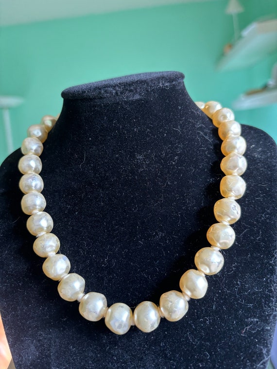 Vintage Christian Dior faux pearl choker. - image 5