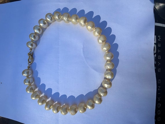 Vintage Christian Dior faux pearl choker. - image 1