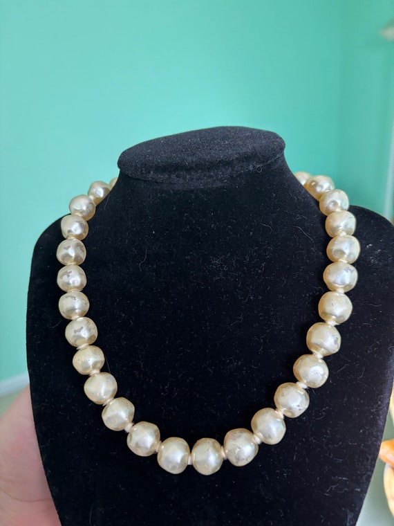 Vintage Christian Dior faux pearl choker. - image 8