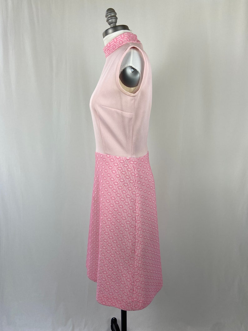 Vintage 1960s 1970s Pastel Pink A Line Sleeveless Dress Size Large 39 Bust Below Knee Length image 6