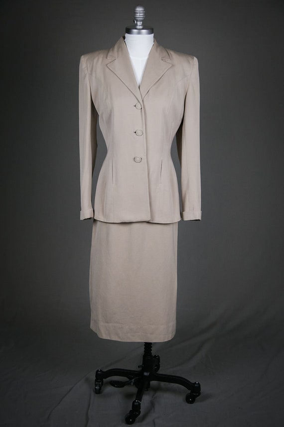 Vintage 1940s Ladies Beige Wool Skirt Suit