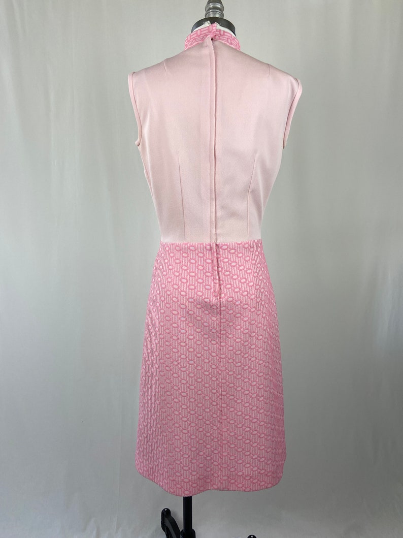 Vintage 1960s 1970s Pastel Pink A Line Sleeveless Dress Size Large 39 Bust Below Knee Length image 4