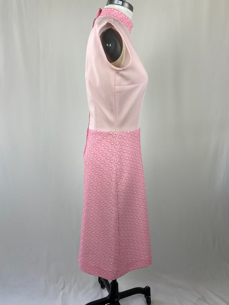 Vintage 1960s 1970s Pastel Pink A Line Sleeveless Dress Size Large 39 Bust Below Knee Length image 5