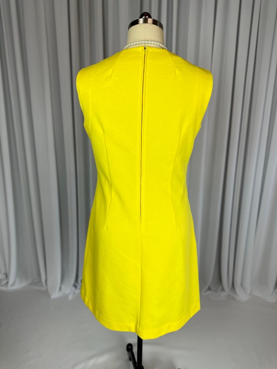 Vintage 1960s Handmade Bright Yellow Shift Dress … - image 4