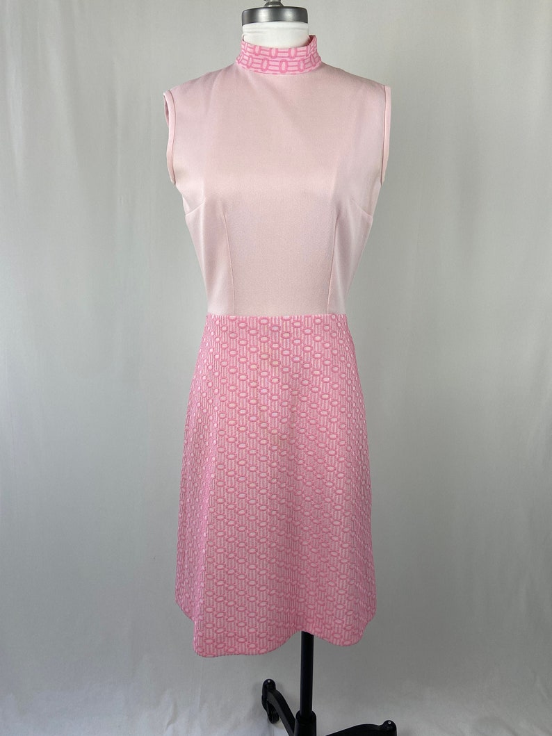 Vintage 1960s 1970s Pastel Pink A Line Sleeveless Dress Size Large 39 Bust Below Knee Length image 1