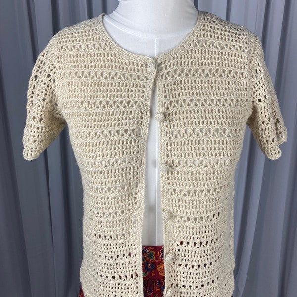 Retro Style 1980s Crocheted Lightweight Buttoned Preppy Ivory Beige Cardigan Short Sleeve Sweater Size XS