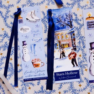 Marque page Stars Hollow Carnaval de l'hiver Les essentiels de Lorelai | Gilmore Girls, illustration cosy, livre, ruban, Noël, idée cadeau