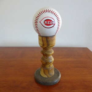 Baseball stand
