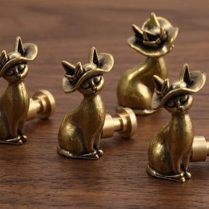 Eleganti pomelli per cassetti in ottone massiccio a forma di gatto, pomelli per armadietti da cameretta, maniglie di ricambio per mobili incise su misura, pomelli per cassettiere, maniglie per porte