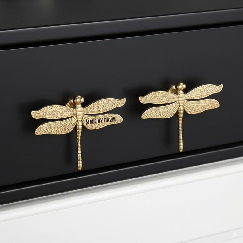 Perillas de latón macizo con forma de libélula, perillas de gabinete únicas, tiradores para mejorar muebles con grabados personalizados, manijas de reemplazo para armarios, tiradores de tocador dorados imagen 1