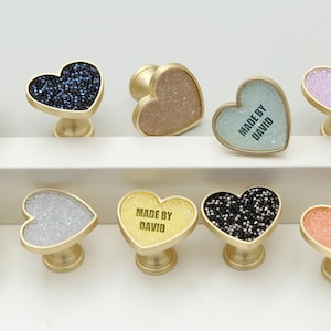 Puxadores de latão com glitter em forma de coração, puxadores de latão maciço com glitter para gavetas, puxadores pretos e brancos, puxadores de reposição para móveis com gravação personalizada, puxadores de gaveta