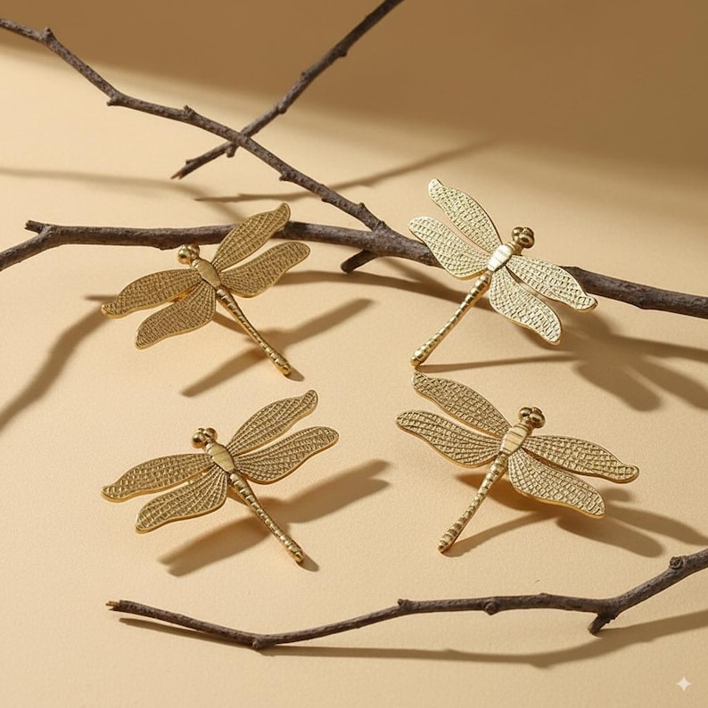 Perillas de latón macizo con forma de libélula, perillas de gabinete únicas, tiradores para mejorar muebles con grabados personalizados, manijas de reemplazo para armarios, tiradores de tocador dorados imagen 2