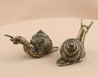 Snail vintage brass drawer knob,Bug cabinet knob,furniture improvement handle,Custom Engarved dresser replacement pulls,Insect door handles